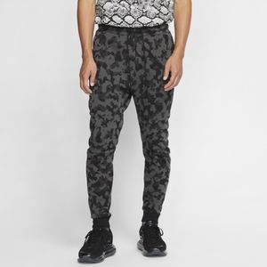 Nike tech fleece pants (camo)